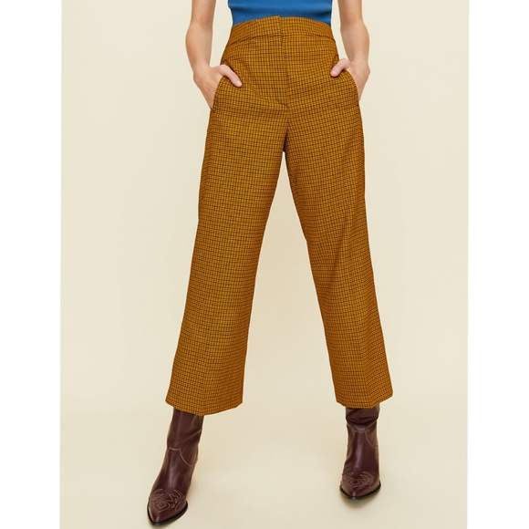 Aritzia Pants - Little Moon Aritzia Malva Crop Pants D27